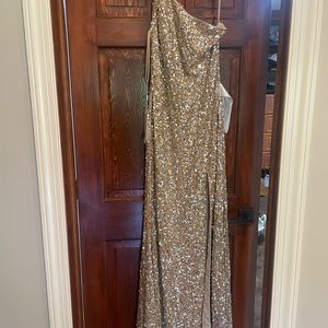 Mac Duggal sequined evening gown. Brand new with tags . Size 4